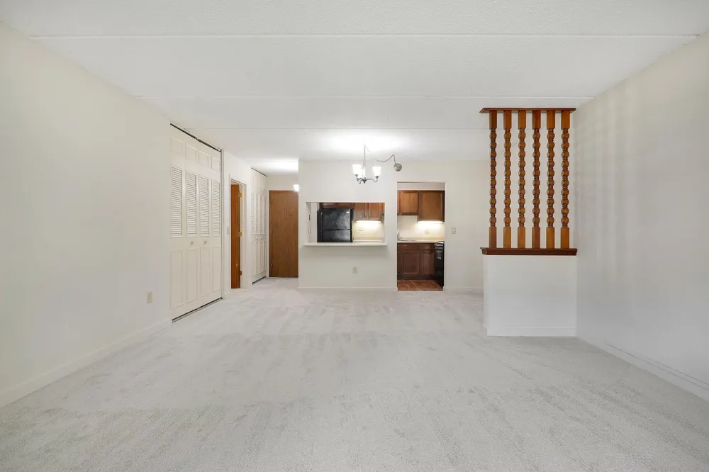 10411 Cedar Lake Road #208 Minnetonka, MN 55305