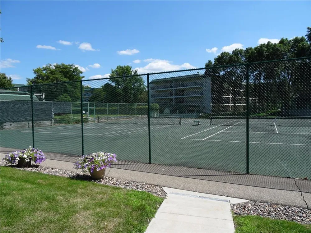 10411 Cedar Lake Road #208 Minnetonka, MN 55305