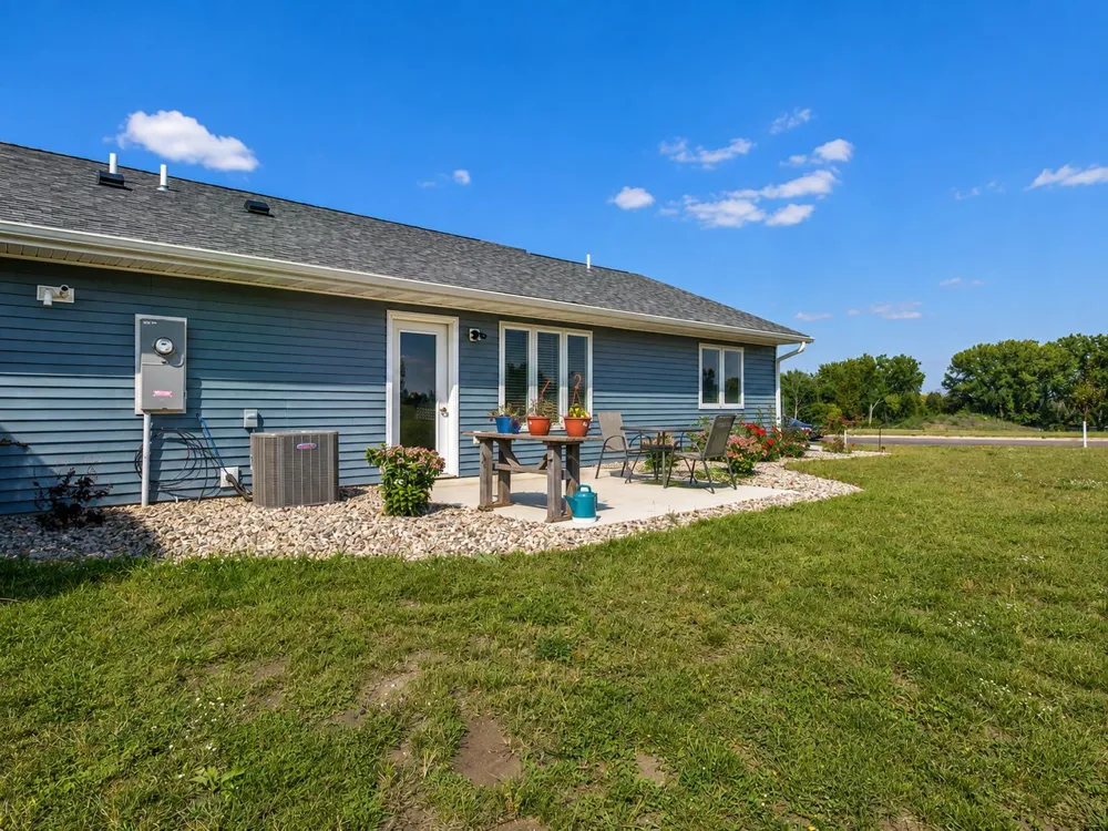2215 Lake Avenue New Ulm, MN 56073
