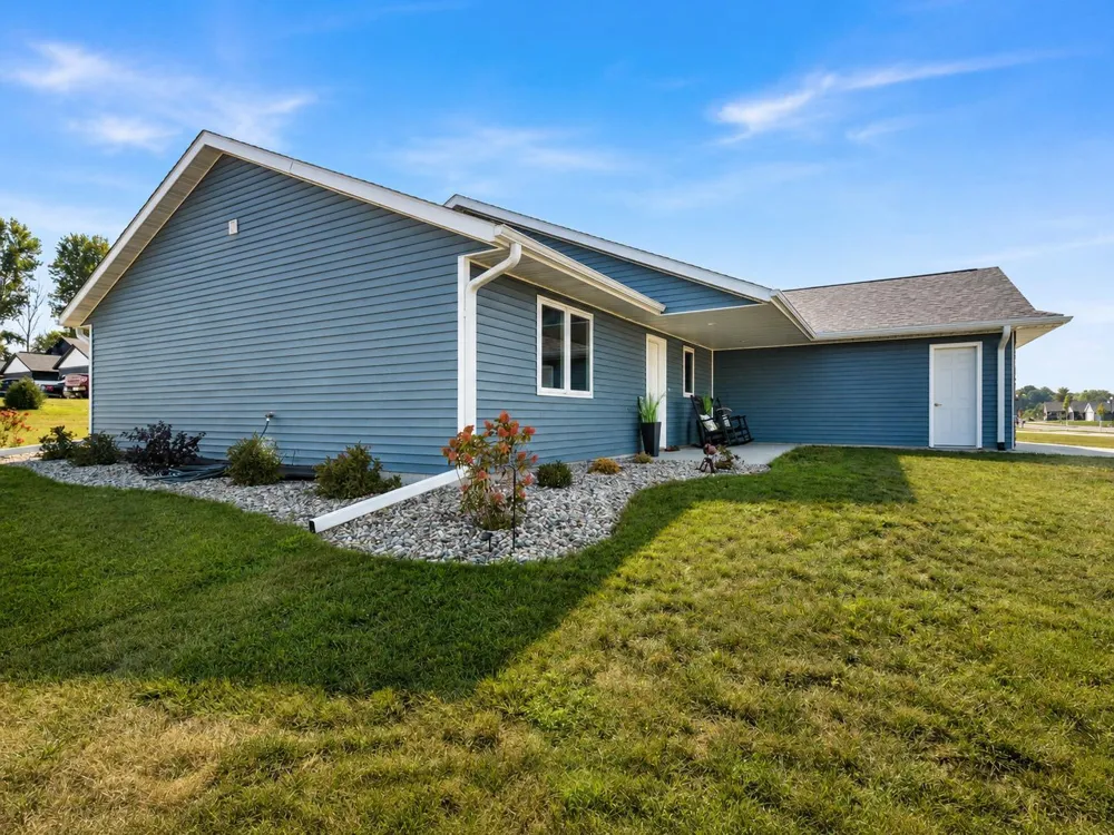 2215 Lake Avenue New Ulm, MN 56073