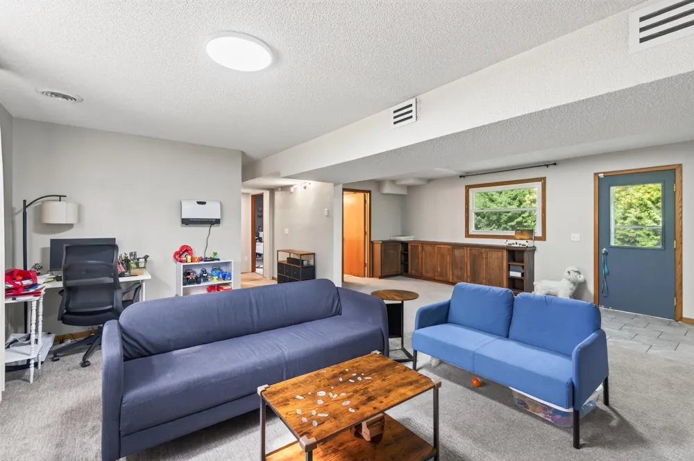 2952 Center Road SW Prior Lake, MN 55372