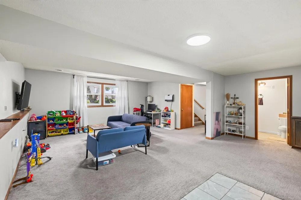 2952 Center Road SW Prior Lake, MN 55372