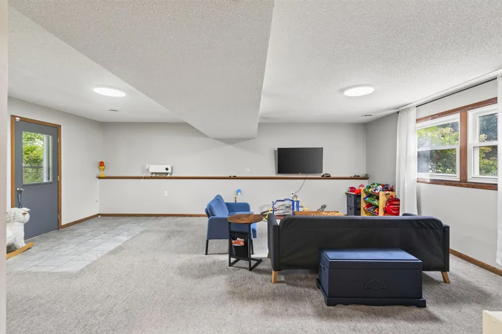 2952 Center Road SW Prior Lake, MN 55372