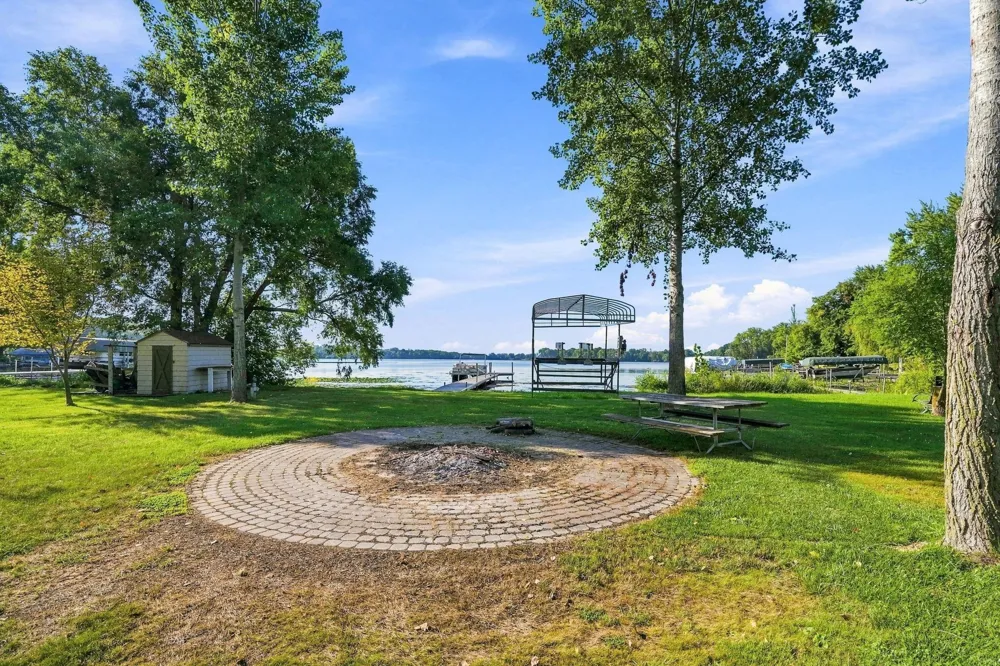 1875 Grant Avenue NW Maple Lake, MN 55358