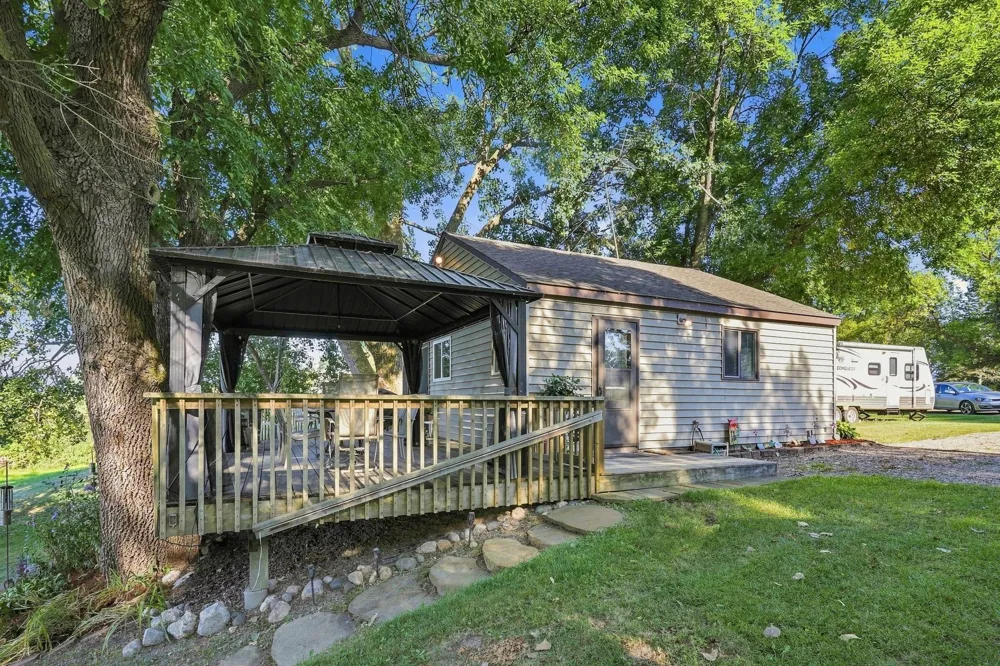 1875 Grant Avenue NW Maple Lake, MN 55358