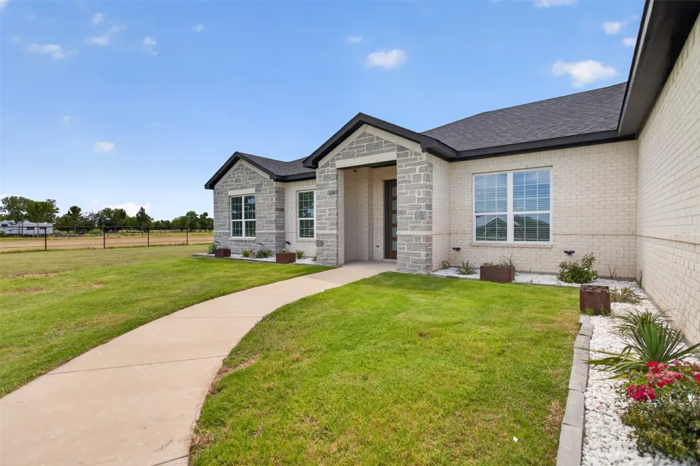 4209 County Road 2512 Royse City, TX 75189