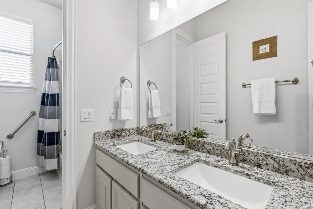 157 Daniel Drive Van Alstyne, TX 75495
