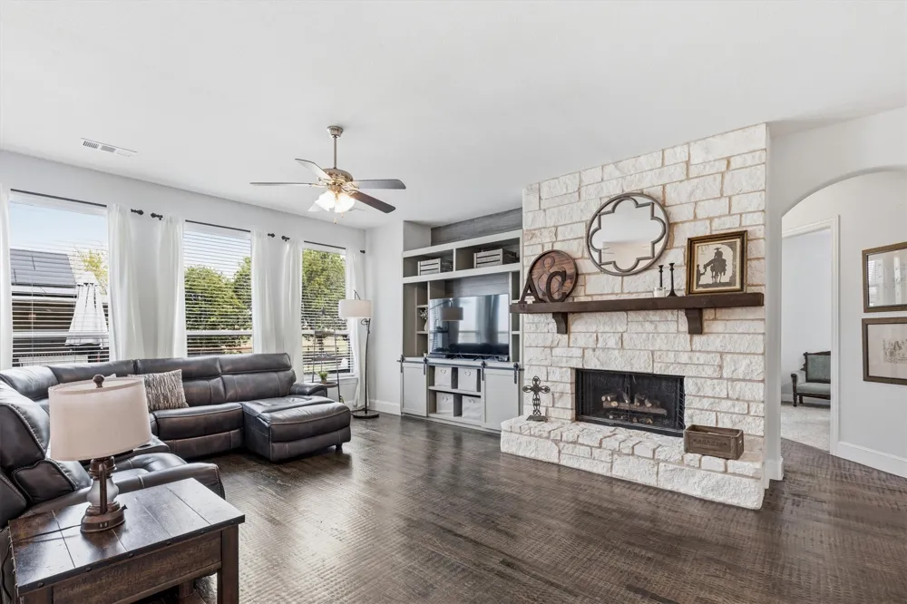 157 Daniel Drive Van Alstyne, TX 75495