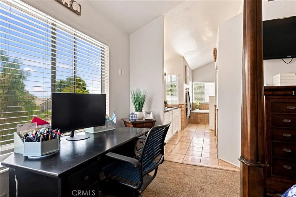696 Corte Vina Camarillo, CA 93010