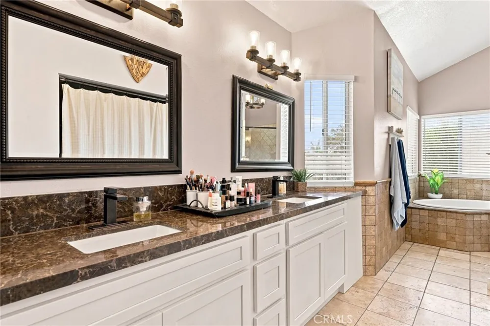 696 Corte Vina Camarillo, CA 93010