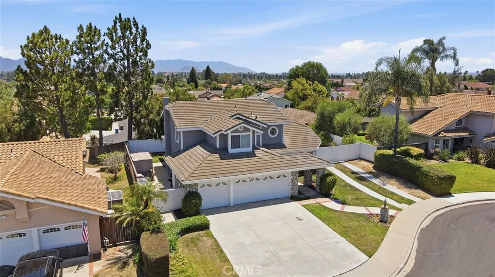 696 Corte Vina Camarillo, CA 93010
