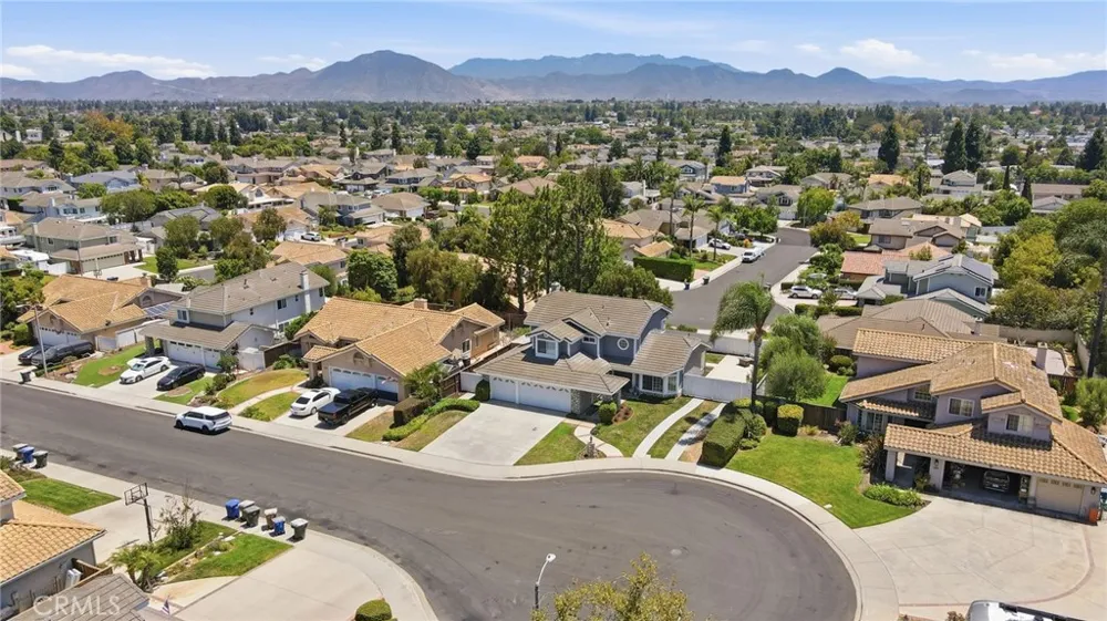 696 Corte Vina Camarillo, CA 93010