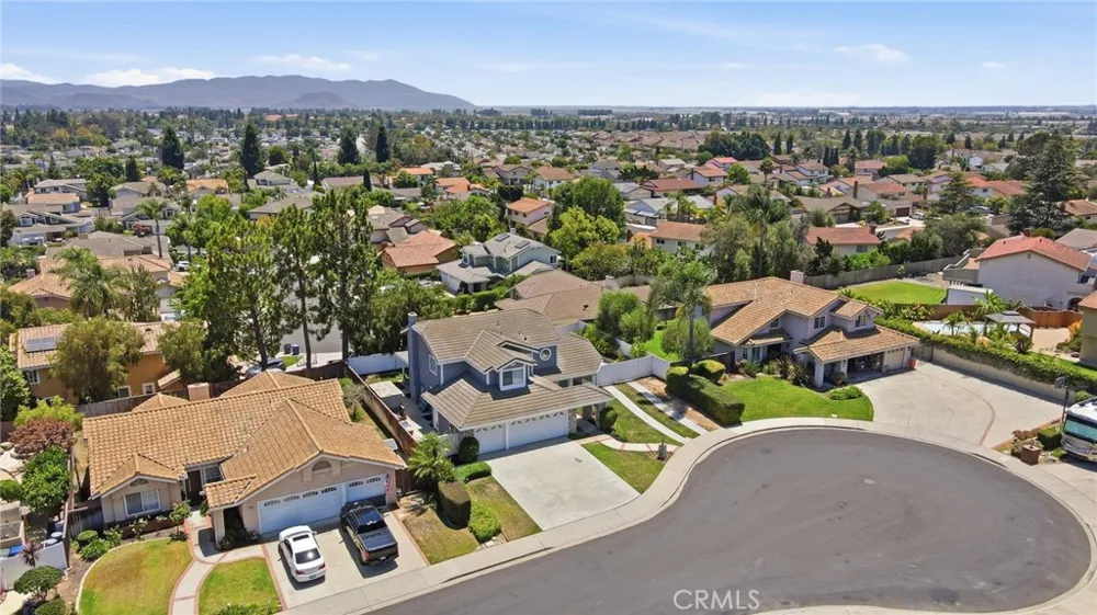 696 Corte Vina Camarillo, CA 93010