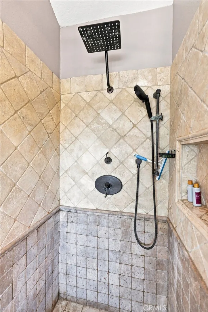696 Corte Vina Camarillo, CA 93010