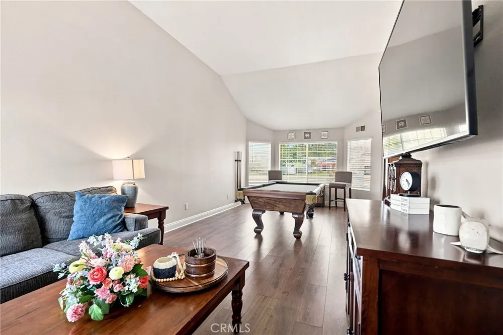 696 Corte Vina Camarillo, CA 93010