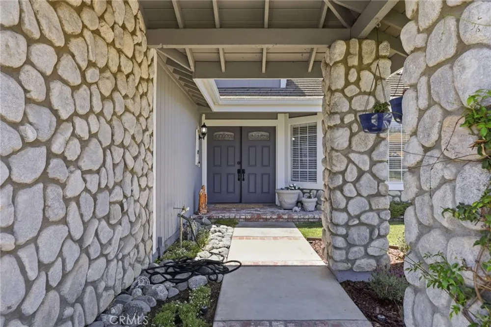 696 Corte Vina Camarillo, CA 93010