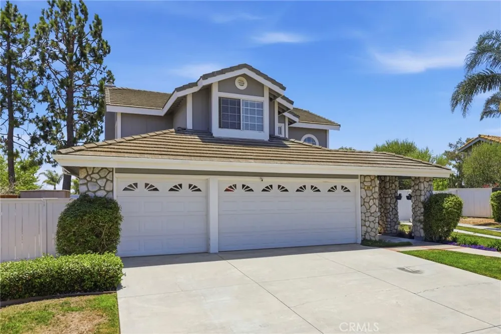 696 Corte Vina Camarillo, CA 93010