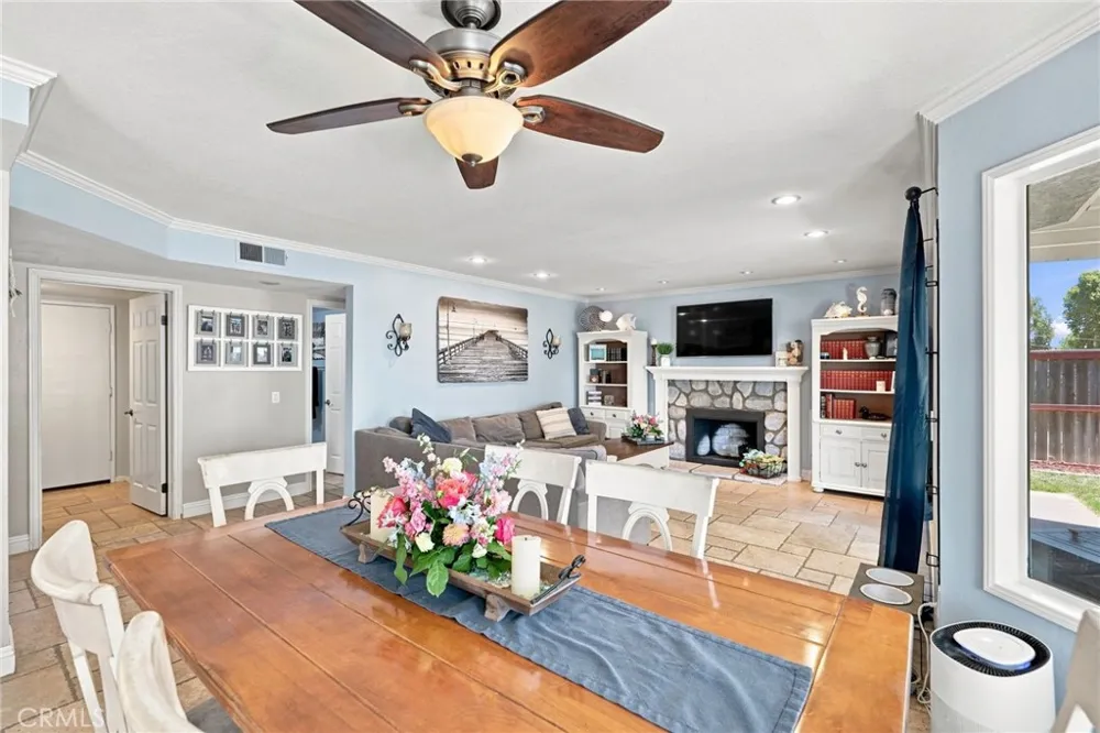 696 Corte Vina Camarillo, CA 93010