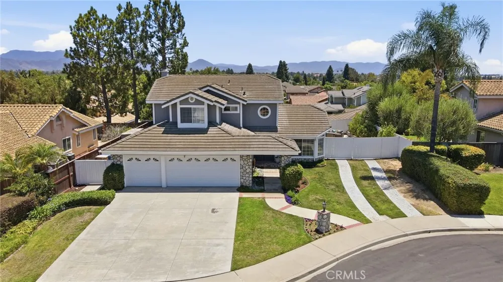 696 Corte Vina Camarillo, CA 93010
