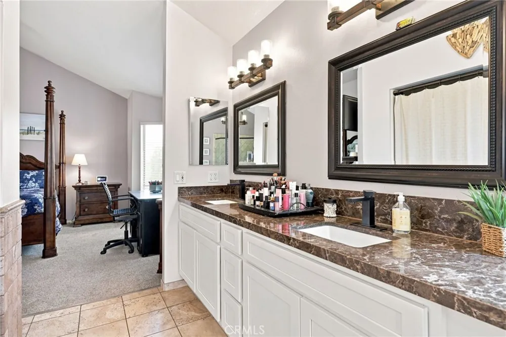 696 Corte Vina Camarillo, CA 93010