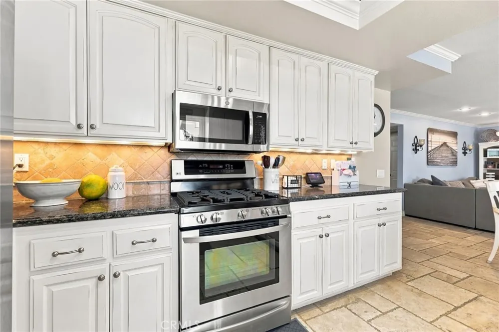 696 Corte Vina Camarillo, CA 93010