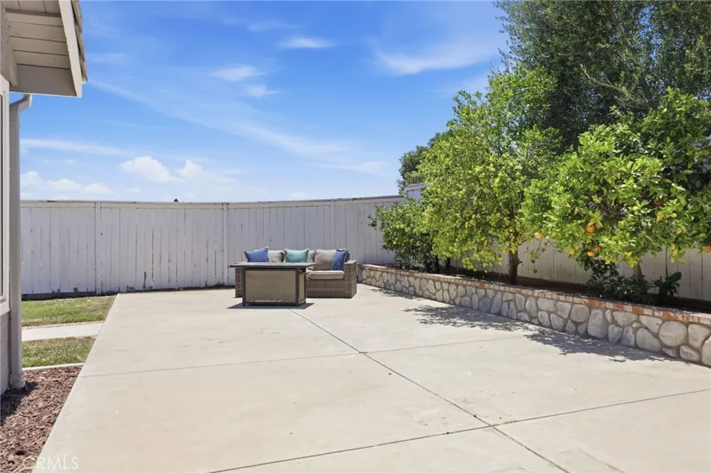 696 Corte Vina Camarillo, CA 93010