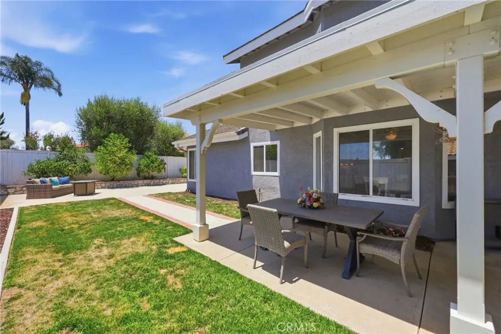 696 Corte Vina Camarillo, CA 93010