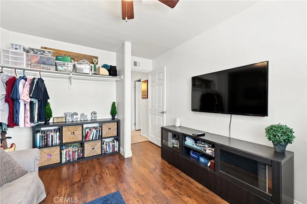 696 Corte Vina Camarillo, CA 93010