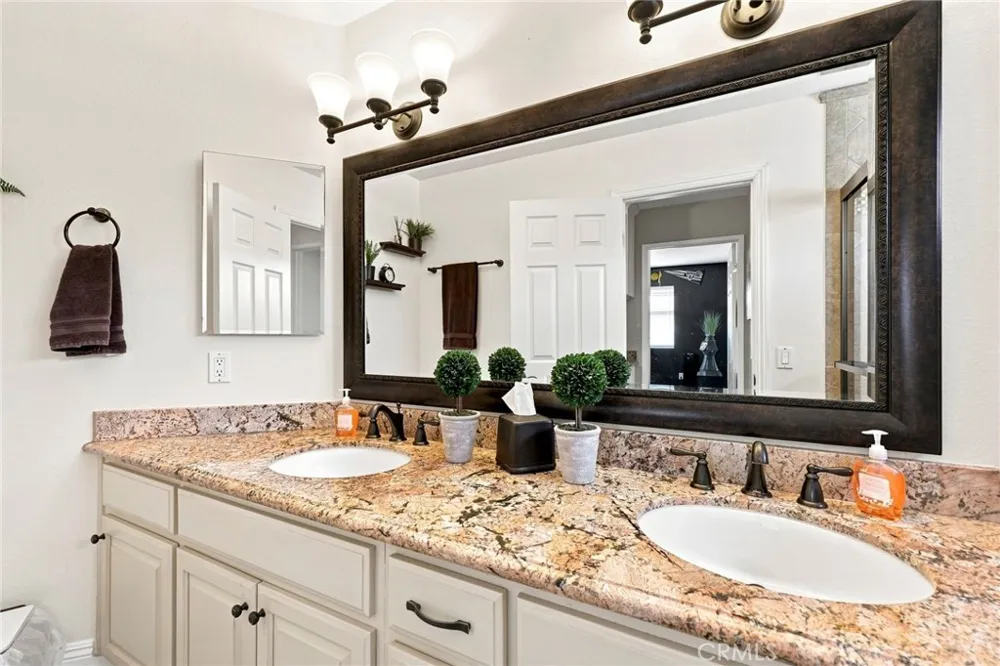696 Corte Vina Camarillo, CA 93010