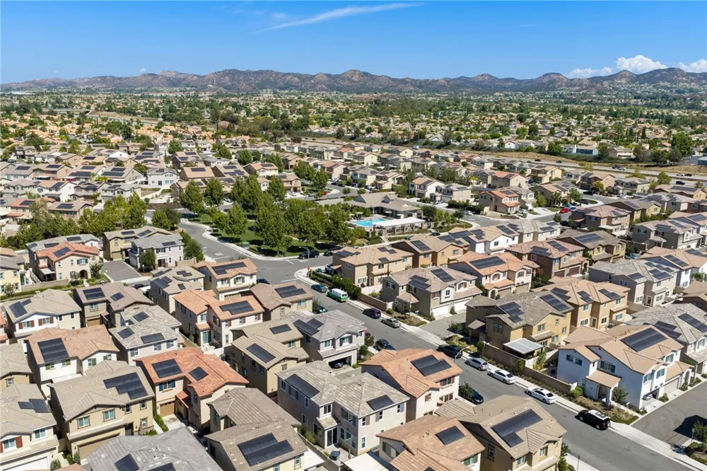 24237 Hazelnut Avenue Murrieta, CA 92562