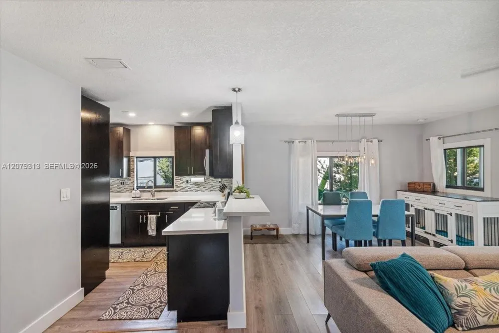 2434 Lincoln St Hollywood, FL 33020