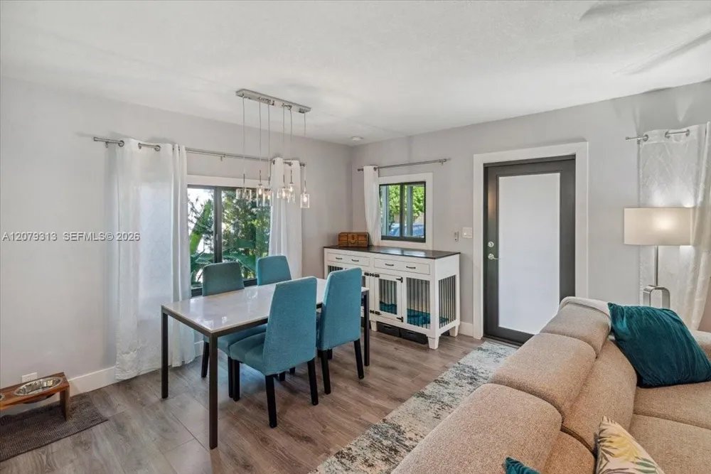 2434 Lincoln St Hollywood, FL 33020