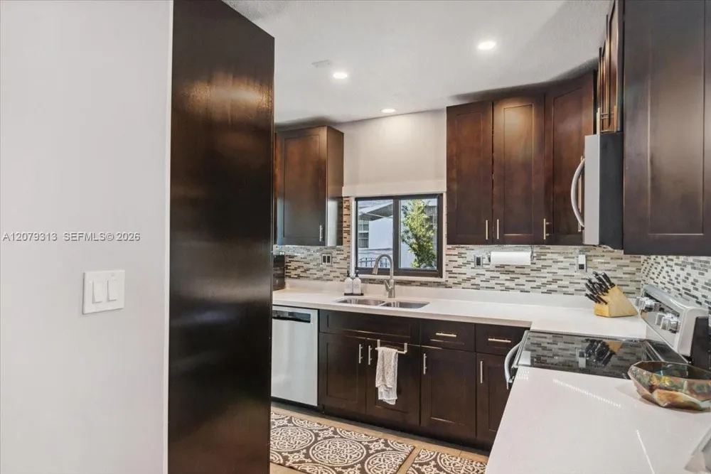2434 Lincoln St Hollywood, FL 33020
