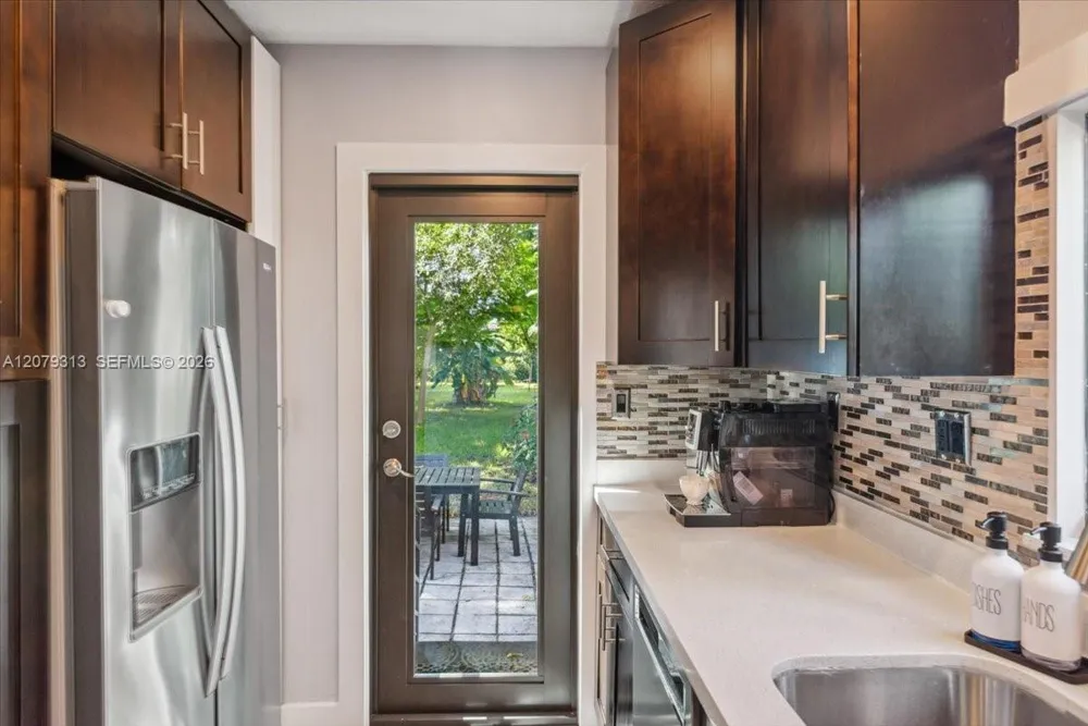 2434 Lincoln St Hollywood, FL 33020