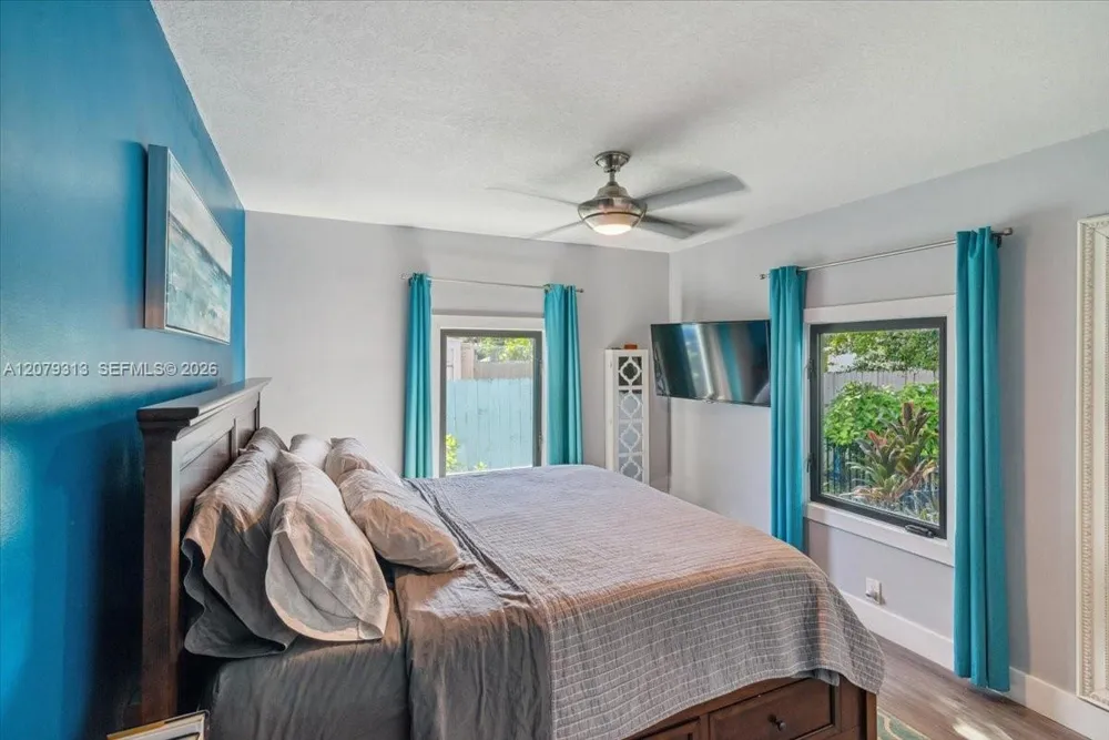 2434 Lincoln St Hollywood, FL 33020