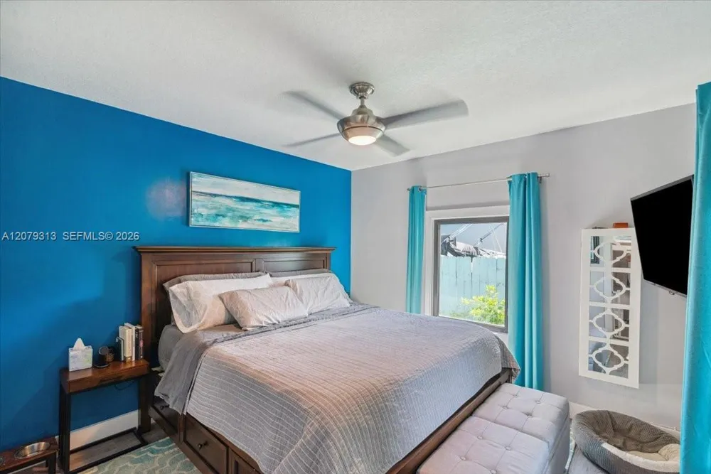 2434 Lincoln St Hollywood, FL 33020