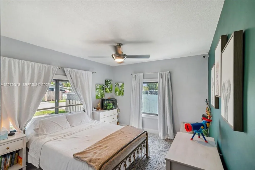 2434 Lincoln St Hollywood, FL 33020
