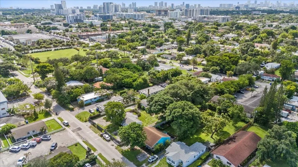 2434 Lincoln St Hollywood, FL 33020