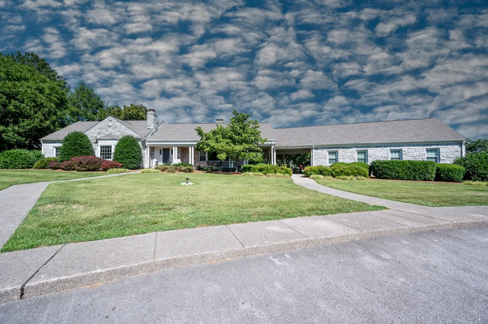 2008 Hunterwood Dr Brentwood, TN 37027