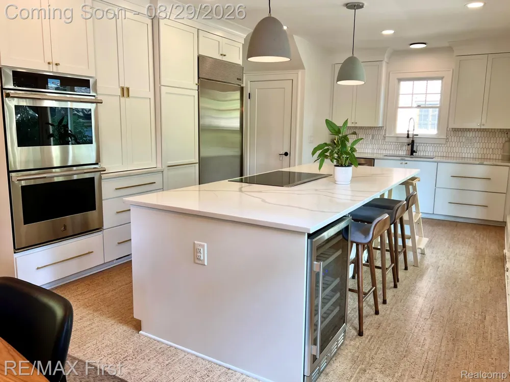 657 W Drayton Street Ferndale City, MI 48220