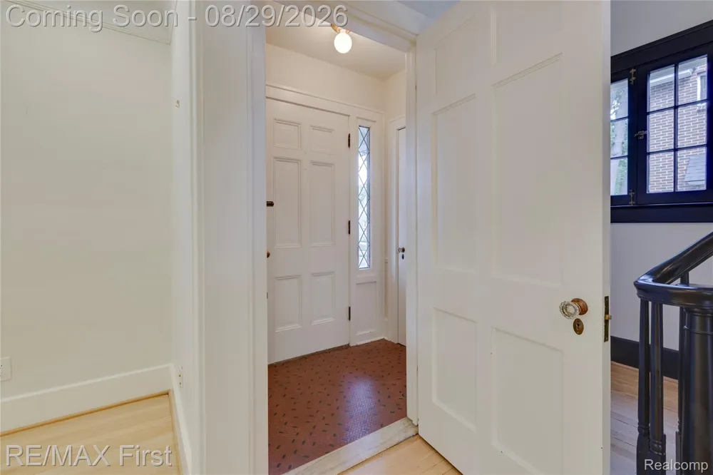 657 W Drayton Street Ferndale City, MI 48220