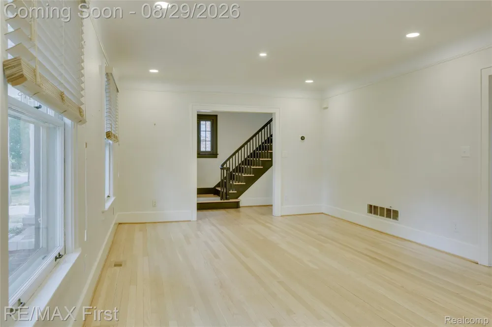 657 W Drayton Street Ferndale City, MI 48220
