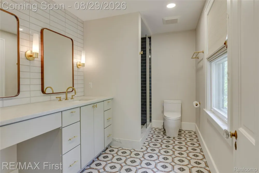 657 W Drayton Street Ferndale City, MI 48220