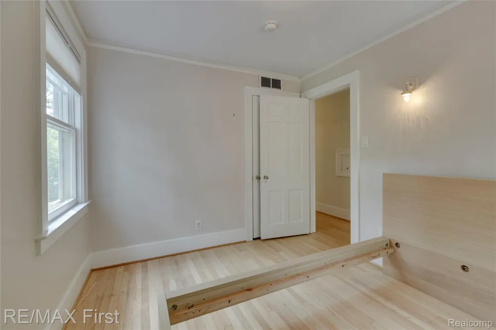 657 W Drayton Street Ferndale City, MI 48220