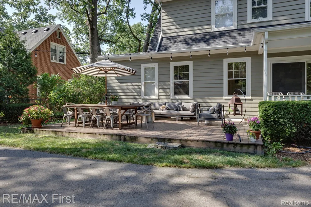 657 W Drayton Street Ferndale City, MI 48220