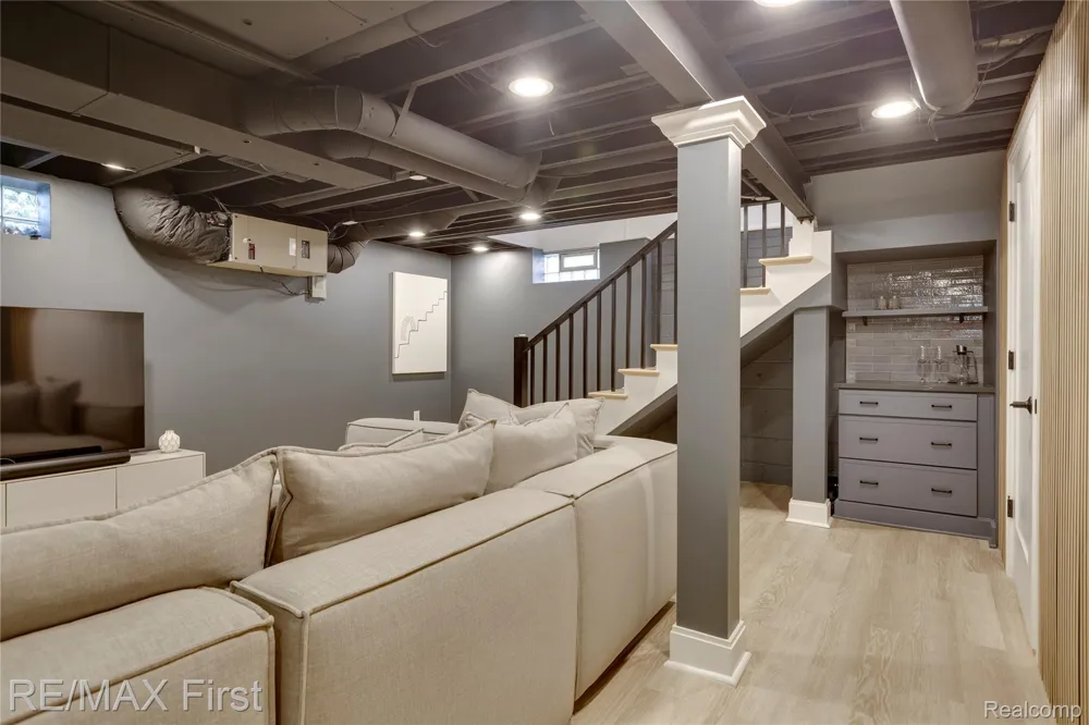 657 W Drayton Street Ferndale City, MI 48220