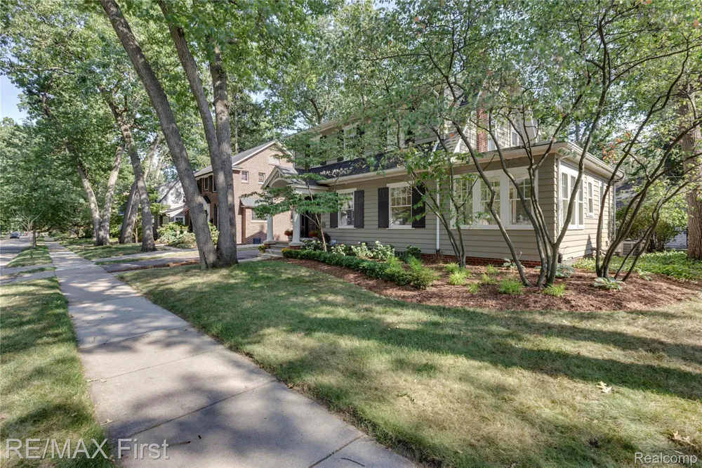 657 W Drayton Street Ferndale City, MI 48220