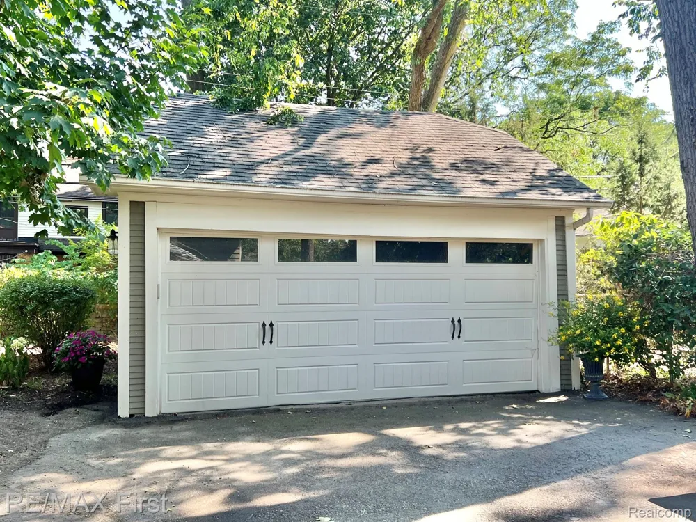 657 W Drayton Street Ferndale City, MI 48220