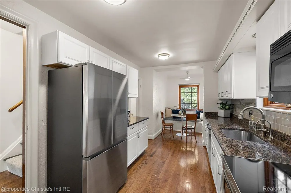 271 McMillan Road Grosse Pointe Farms City, MI 48236