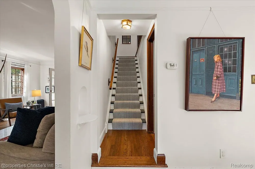 271 McMillan Road Grosse Pointe Farms City, MI 48236